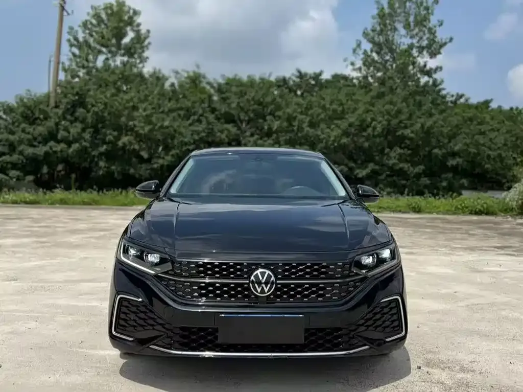 Volkswagen Passat 2022 из CN, фото 2
