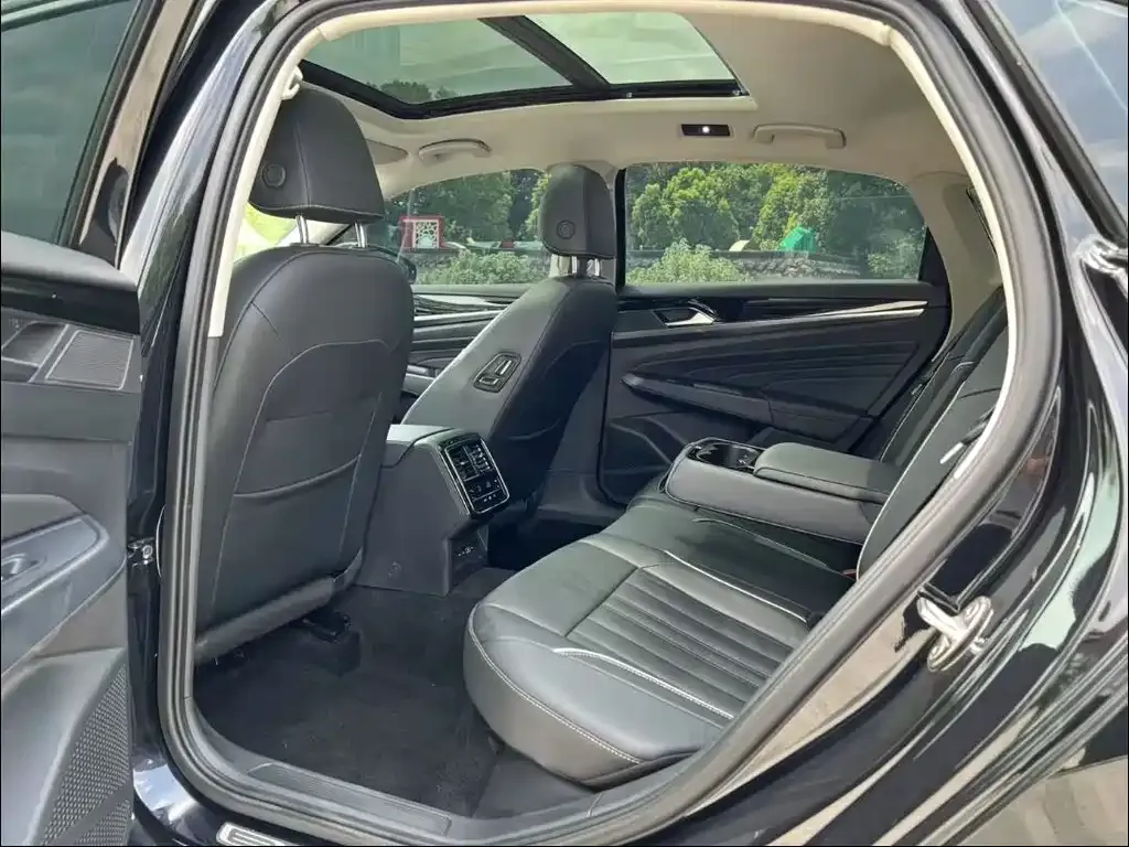 Volkswagen Passat 2022 из CN, фото 5