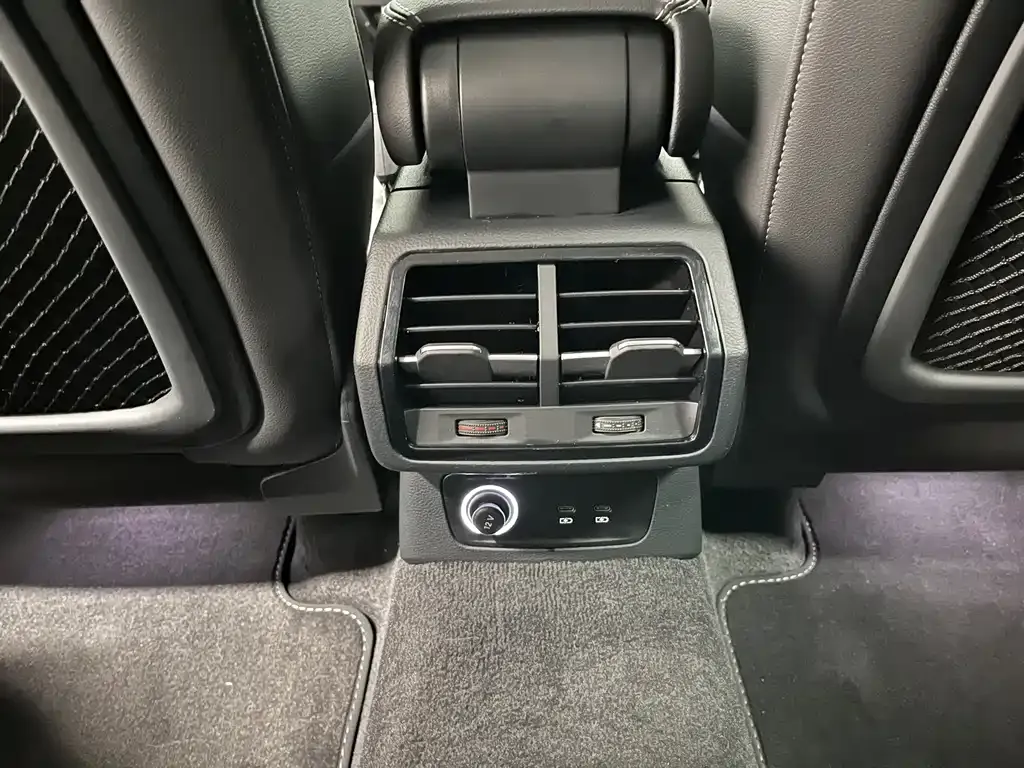 Audi Q3 2023 из CN, фото 10