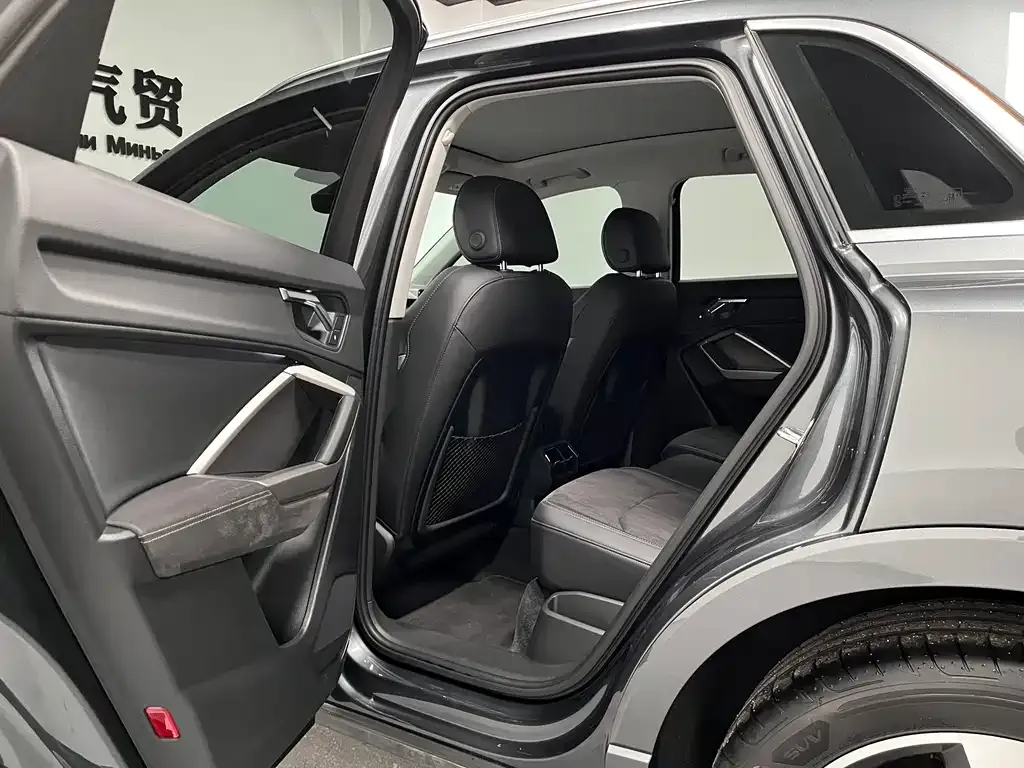 Audi Q3 2023 из CN, фото 9
