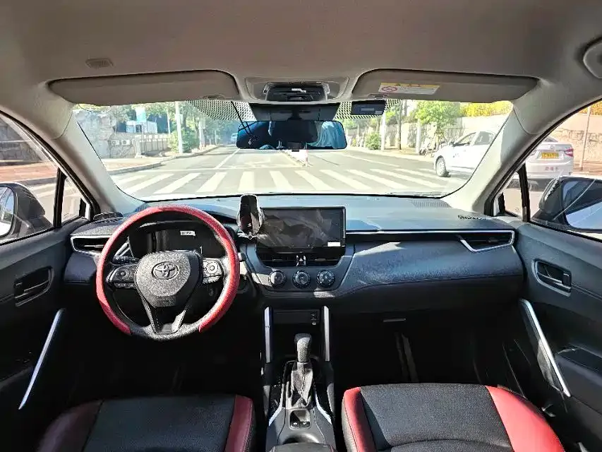 Toyota Corolla Cross 2024 из CN, фото 4