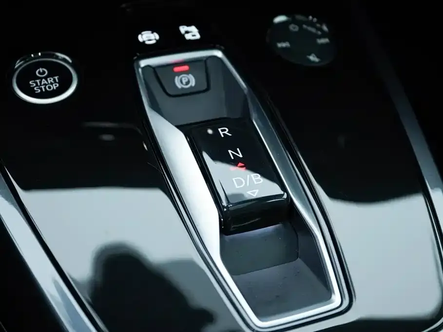 Audi Q4 e-tron — фото 8