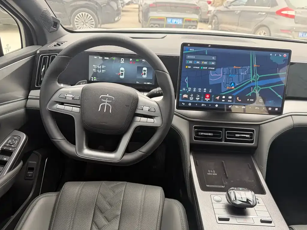 BYD L DM-i — фото 4