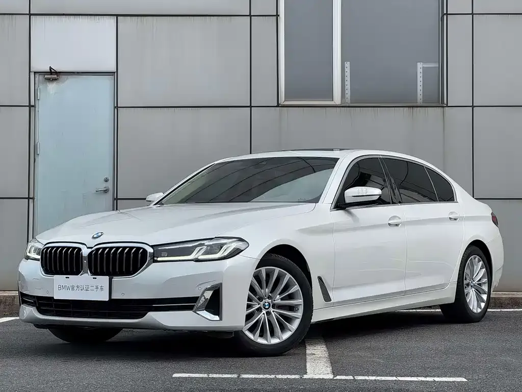 BMW 5 Series — фото 1
