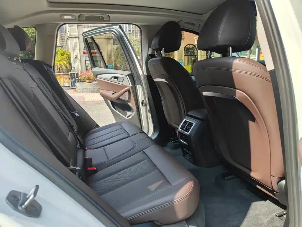 BMW iX3 2024 из CN, фото 3