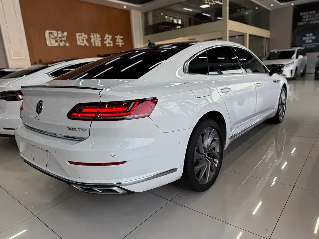 Volkswagen CC 2022 из CN, фото 4