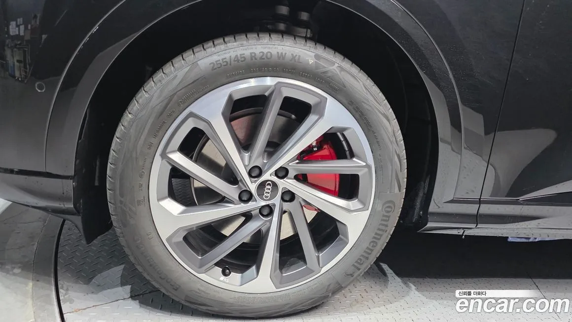 Audi Q5 — фото 6