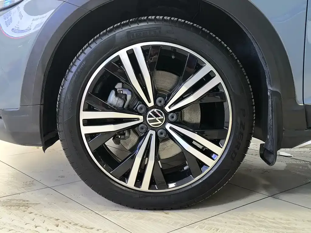 Volkswagen Touran 2021 из CN, фото 3