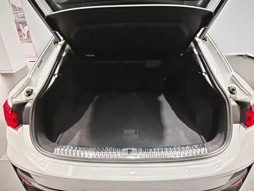 Audi Q3 Sportback 2023 из CN, фото 5