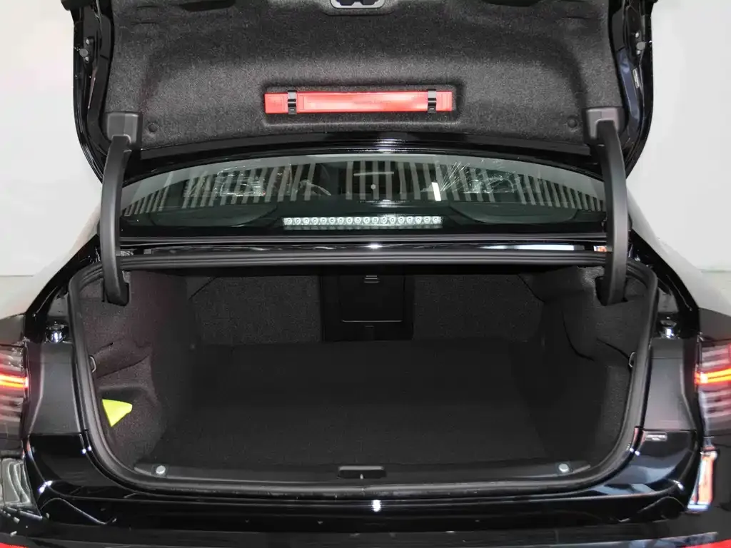 Volvo S90 2025 из CN, фото 8
