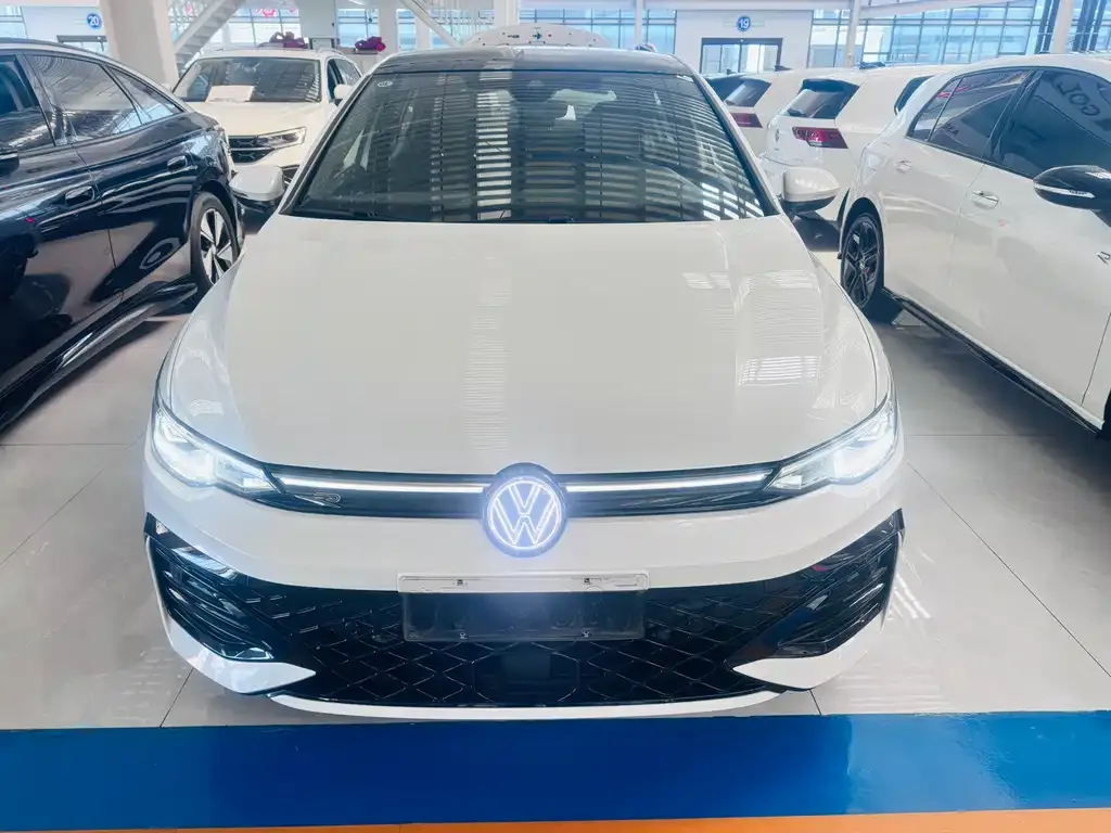 Volkswagen Golf 2025 из CN, фото 5