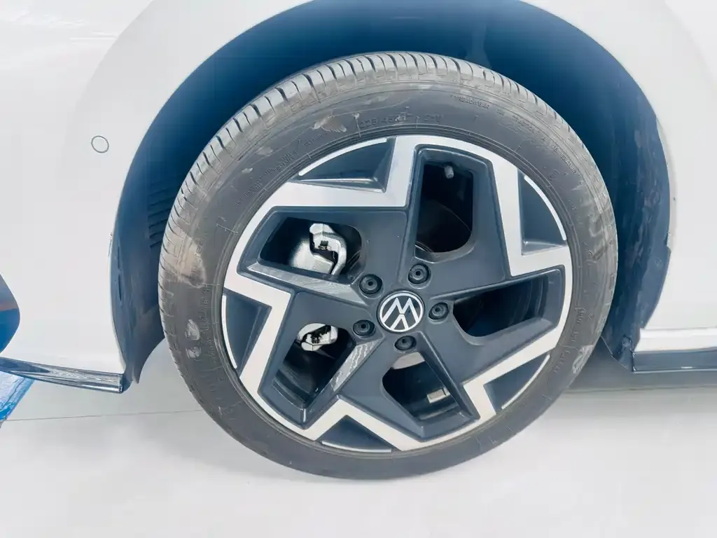 Volkswagen Golf 2025 из CN, фото 10