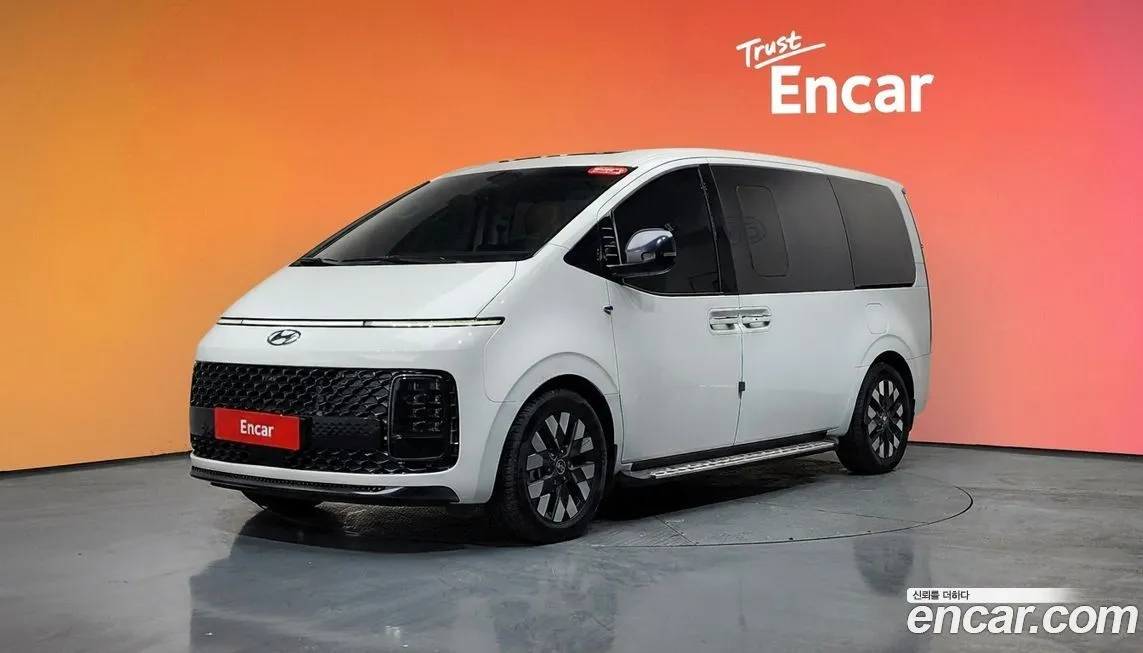 Hyundai Staria