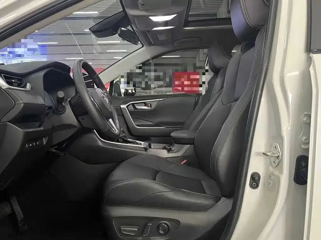 Toyota Wildlander 2023 из CN, фото 6