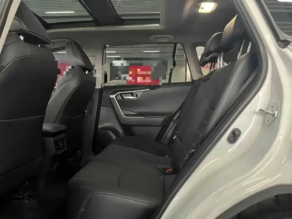Toyota Wildlander 2023 из CN, фото 2