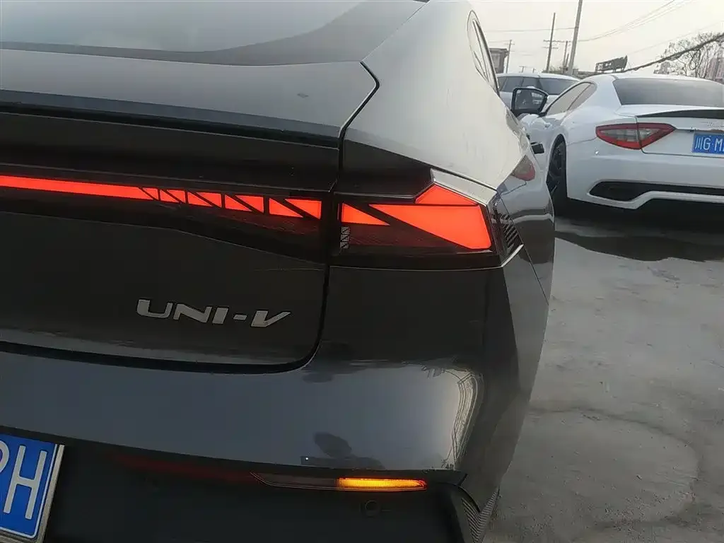 Changan UNI-V 2022 из CN, фото 3