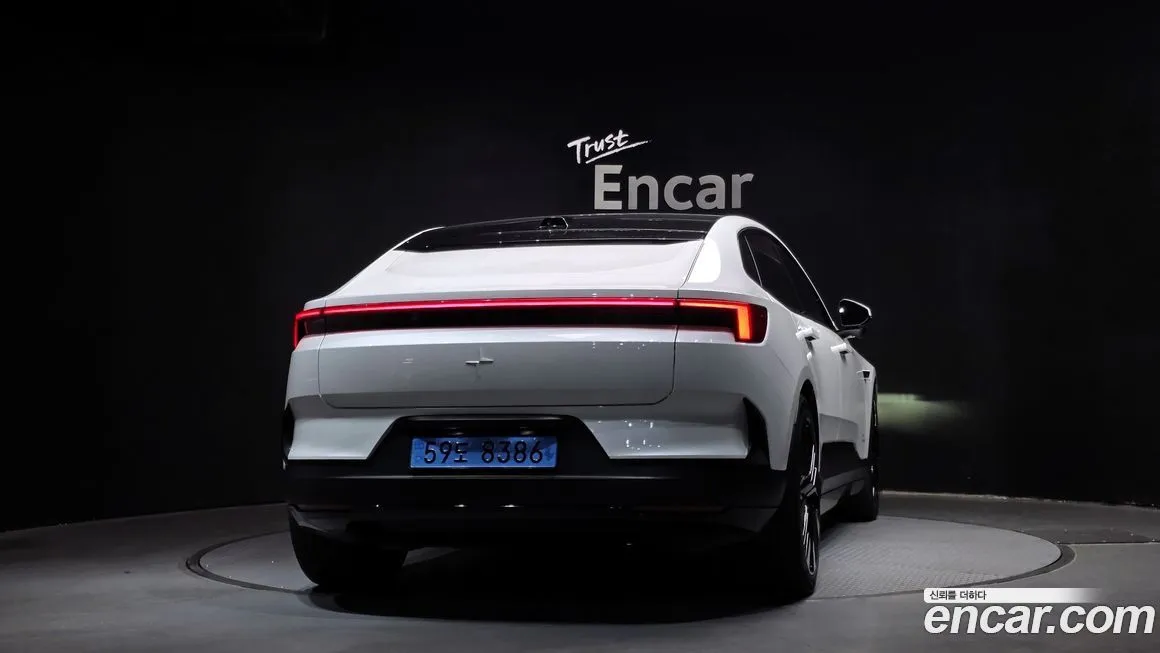 Polestar Polestar 4 — фото 10