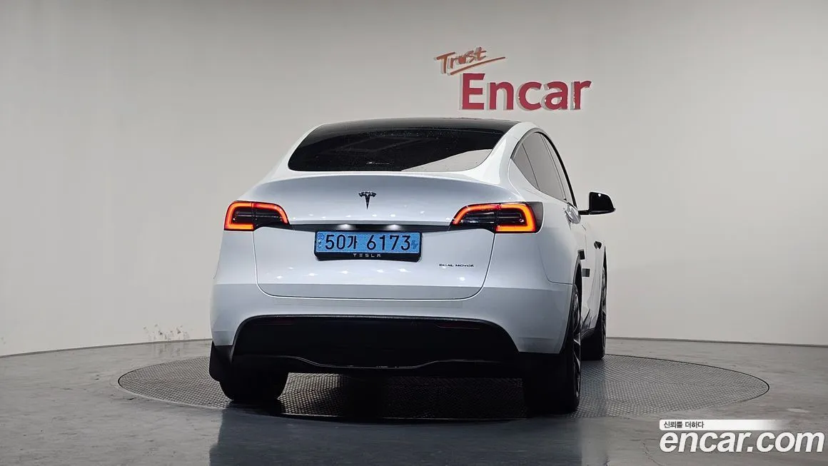 Tesla Model Y 2024 из KR, фото 2