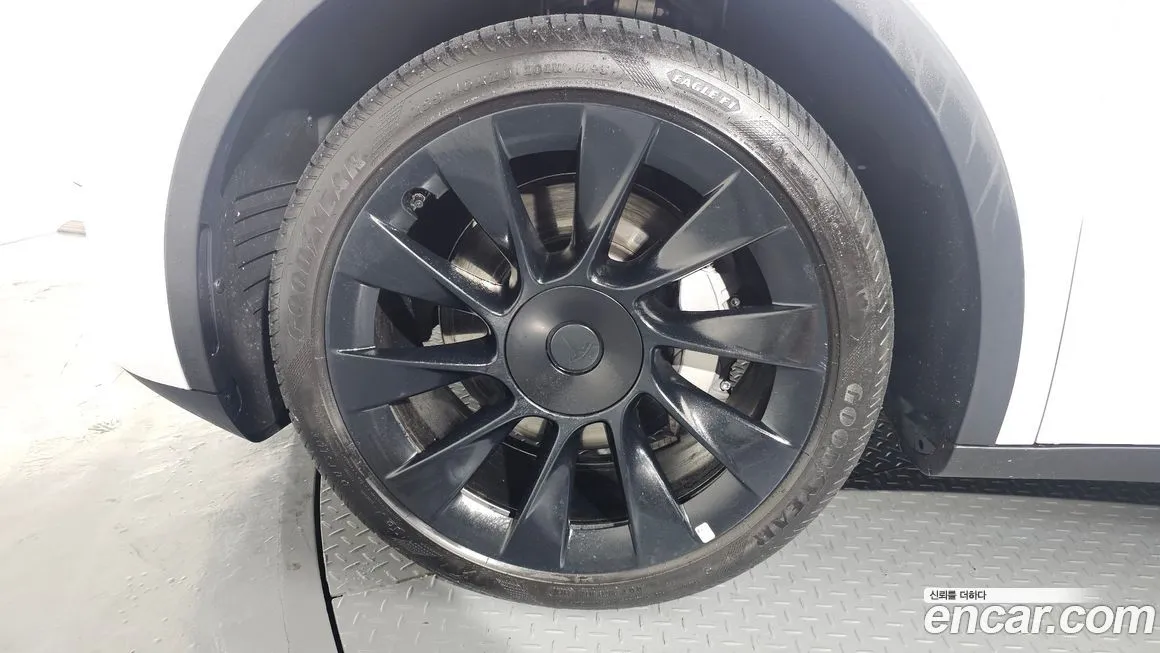 Tesla Model Y 2024 из KR, фото 3