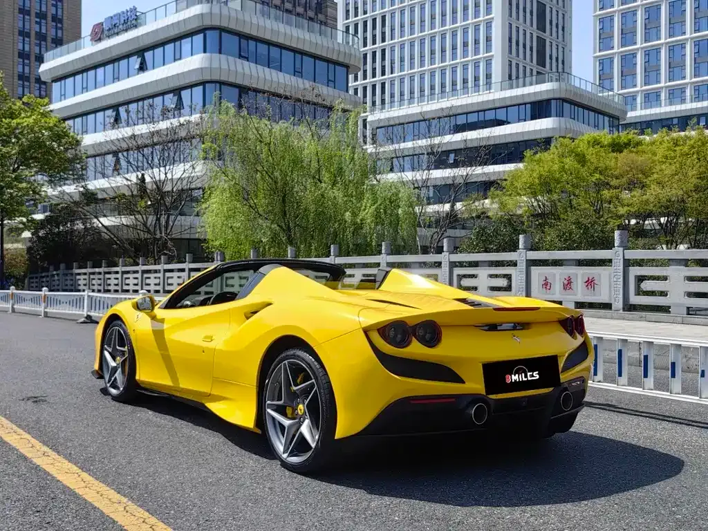 Ferrari F8 — фото 9