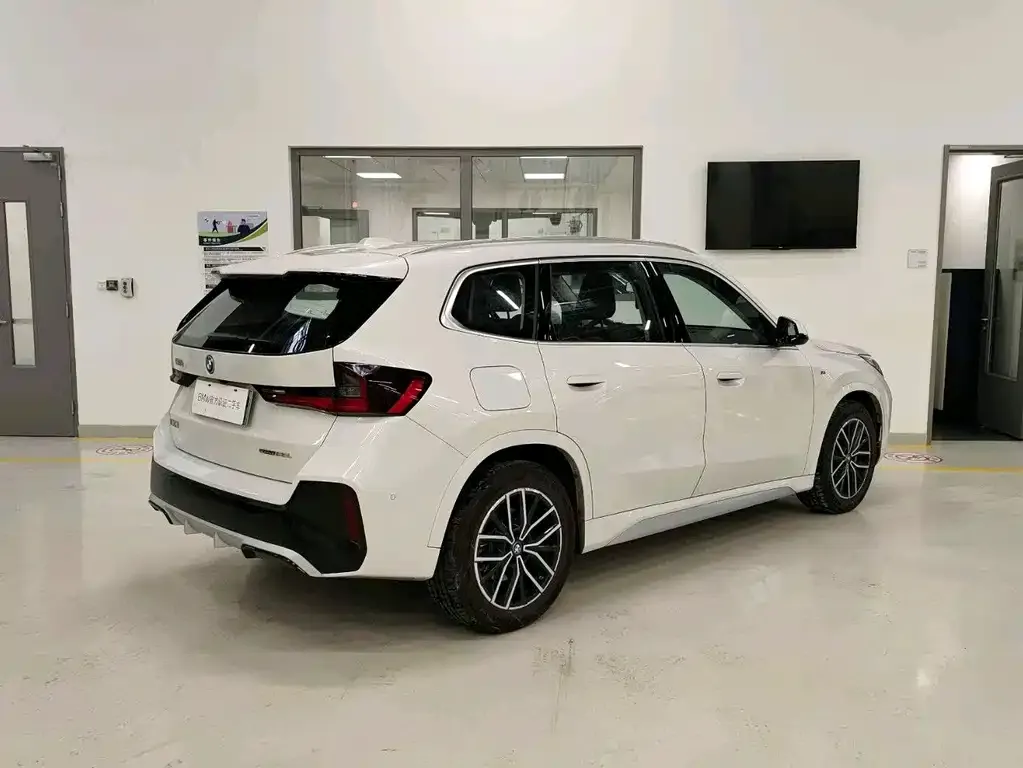 BMW iX1 2025 из CN, фото 6