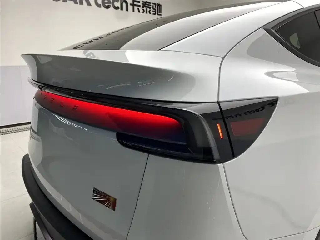Tesla Model Y 2025 из CN, фото 2