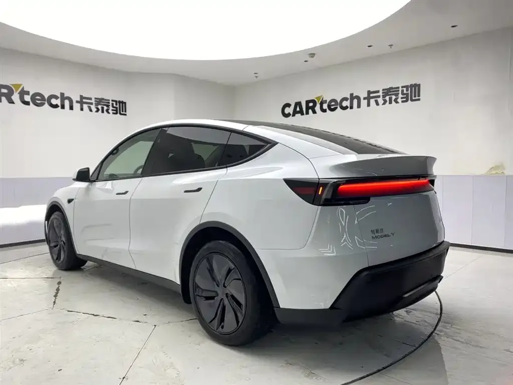 Tesla Model Y 2025 из CN, фото 3