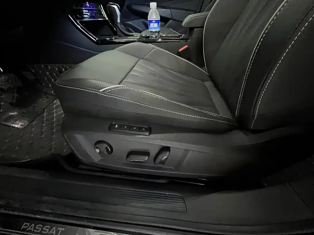 Volkswagen Passat 2024 из CN, фото 9