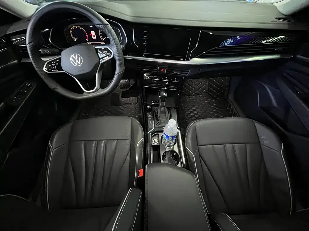 Volkswagen Passat 2024 из CN, фото 4