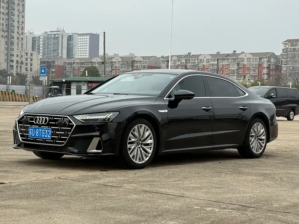 Audi A7L — фото 1