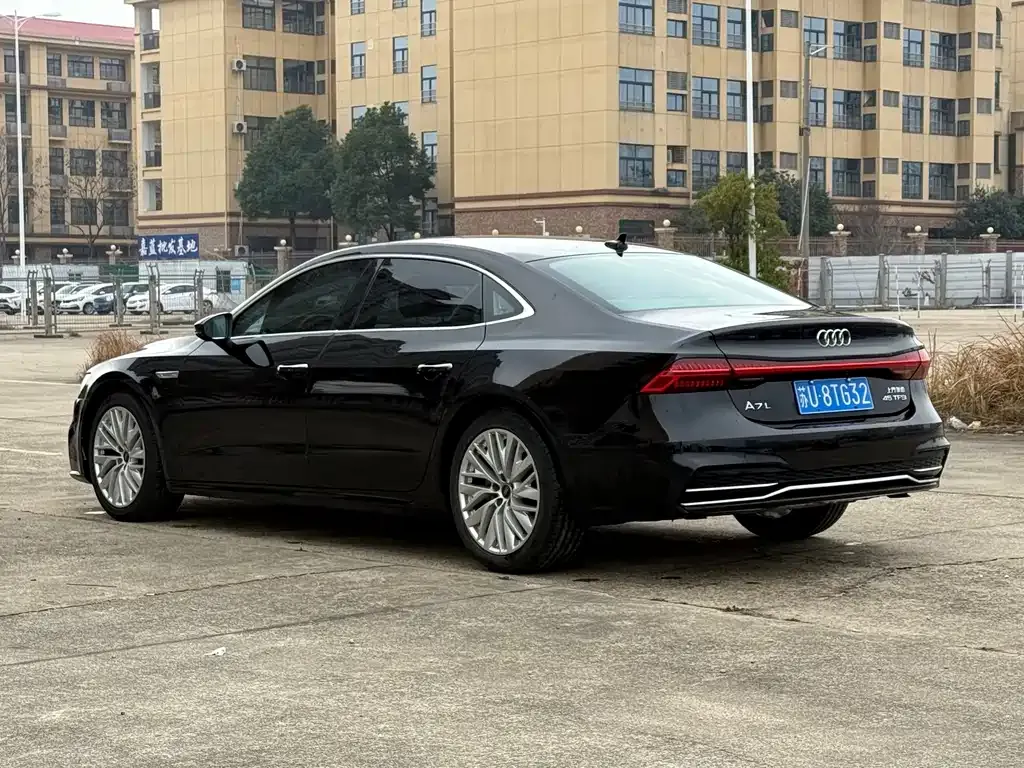 Audi A7L — фото 5