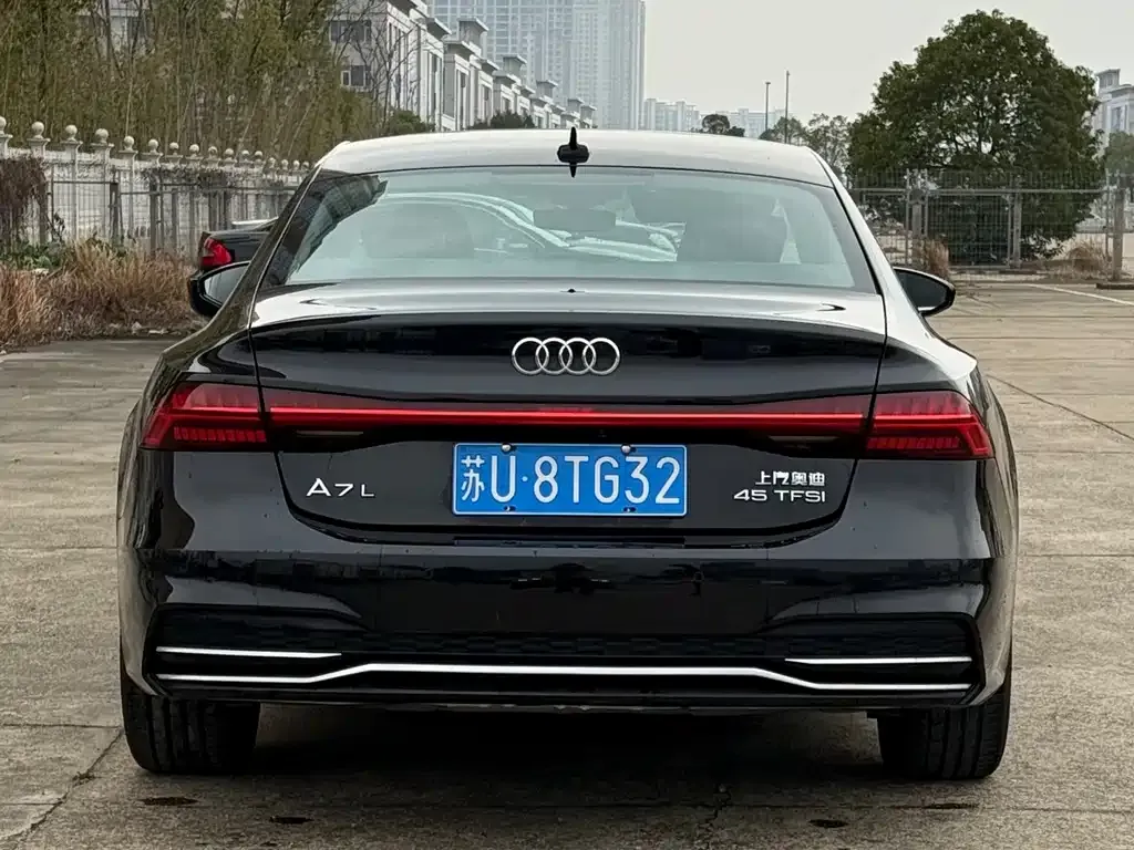 Audi A7L — фото 9