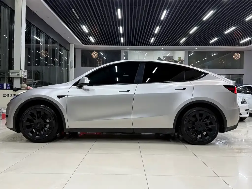 Tesla Model Y 2023 из CN, фото 10