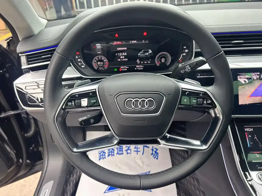 Audi A8 — фото 9