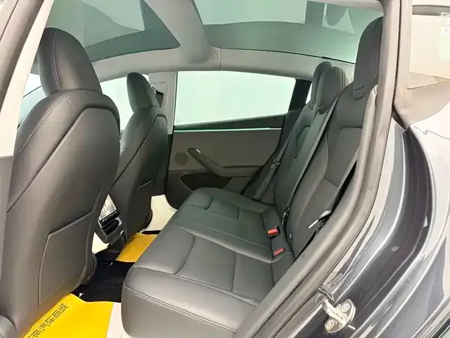 Tesla Model 3 — фото 3