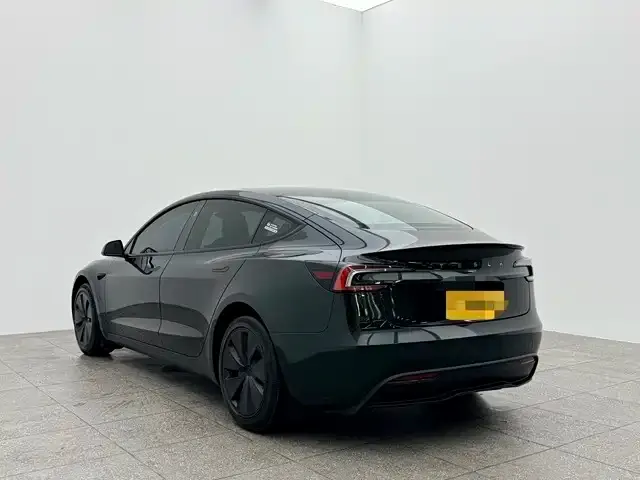 Tesla Model 3 — фото 4