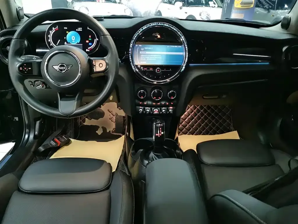 MINI Cooper (3-door) 2024 из CN, фото 8