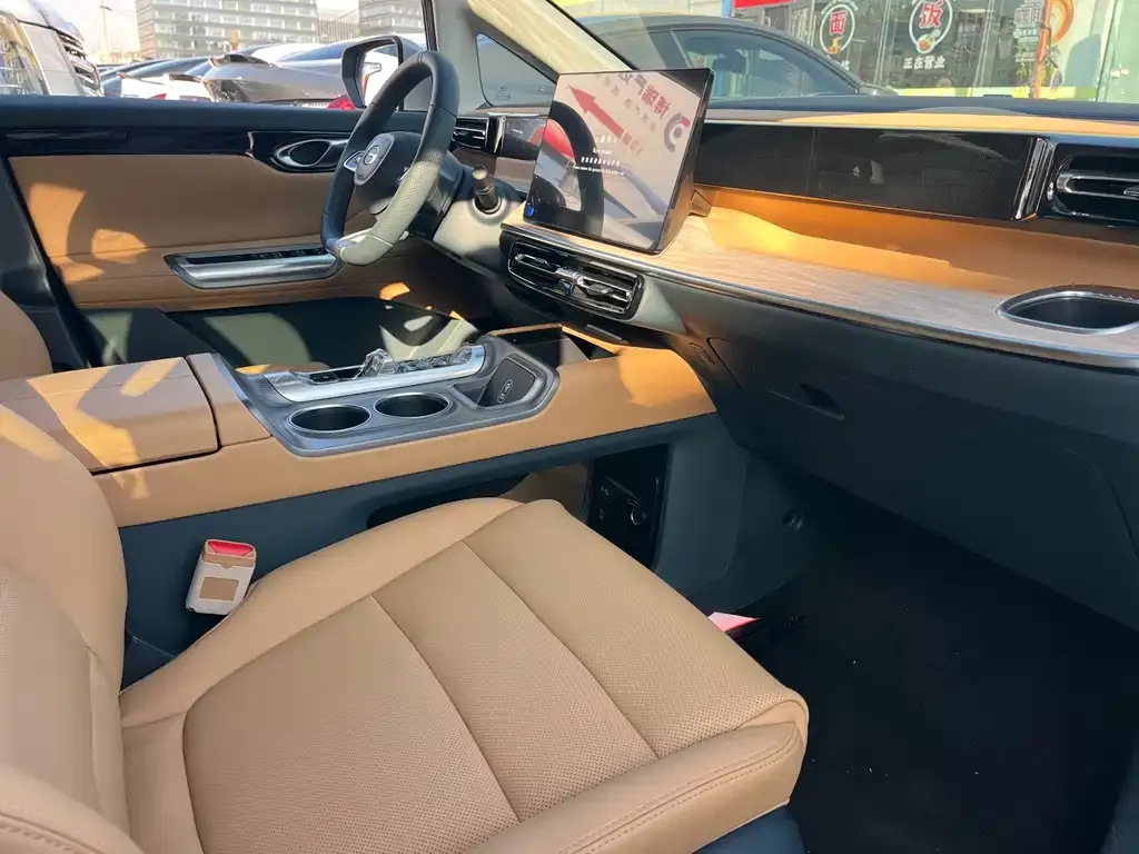 GAC Motor Trumpchi E8 — фото 7
