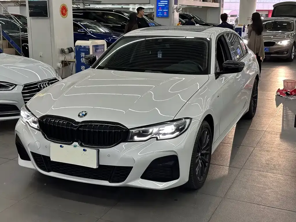 BMW 3 Series 2022 из CN, фото 1