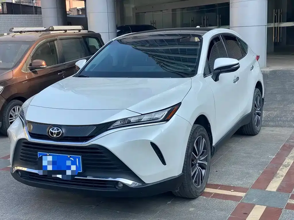 Toyota Harrier 2023 из CN, фото 1