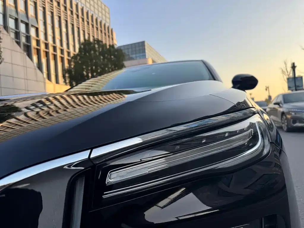Hongqi H5 — фото 2
