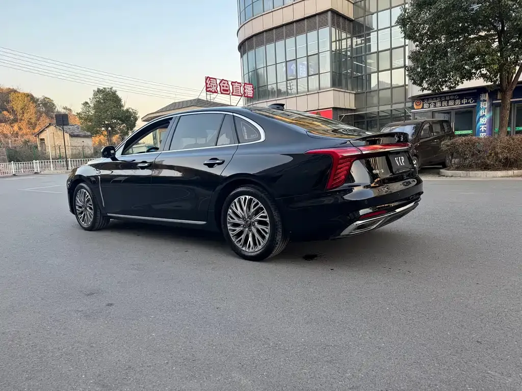 Hongqi H5 — фото 10