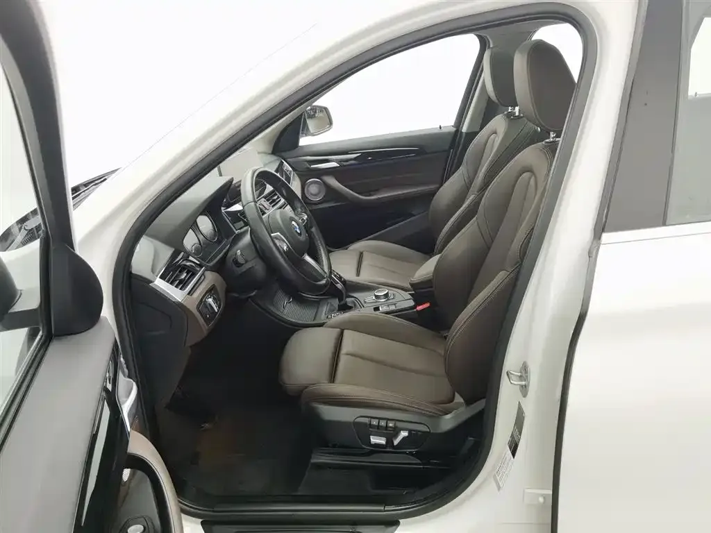BMW X1 2021 из CN, фото 8