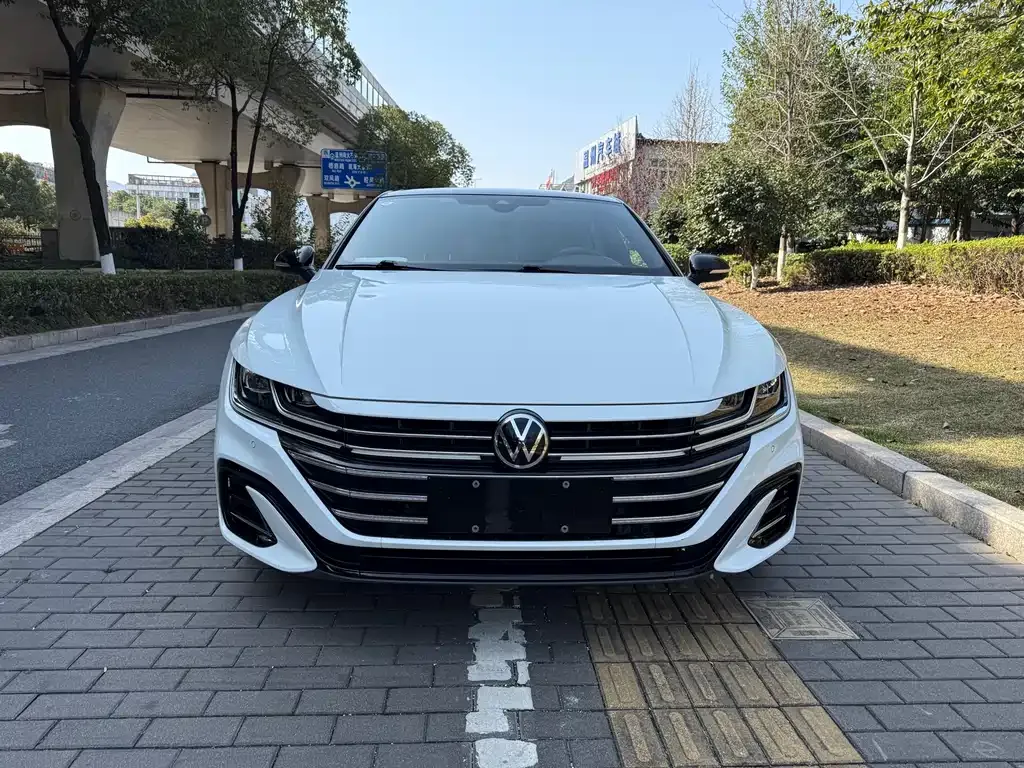 Volkswagen CC 2023 из CN, фото 8