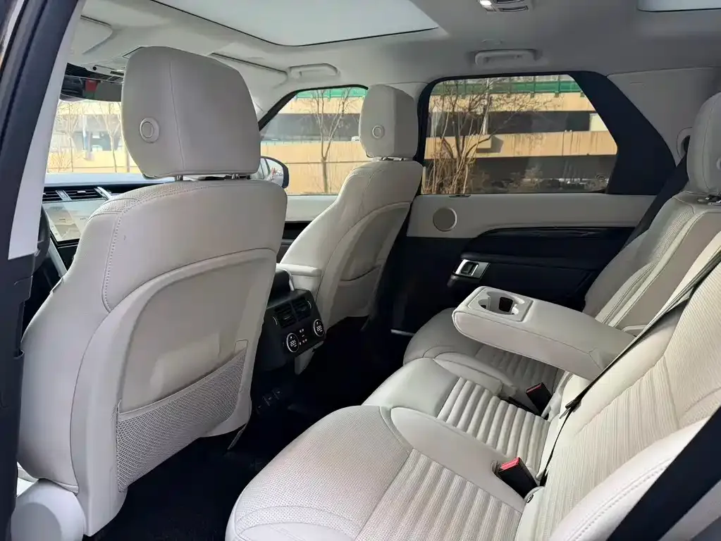 Land Rover Discovery 2024 из CN, фото 2