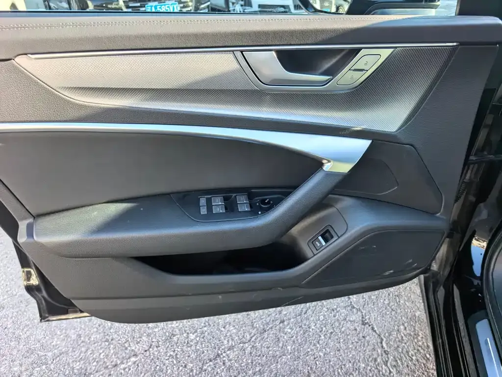 Audi A6L 2025 из CN, фото 7