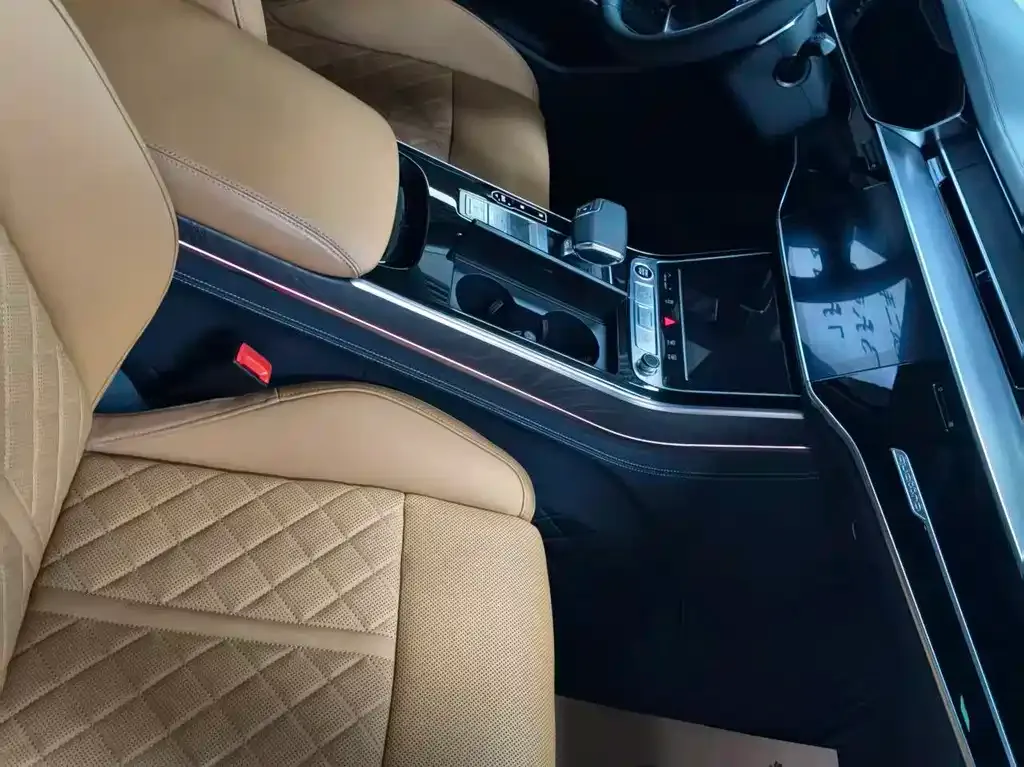 Audi A8 2023 из CN, фото 10