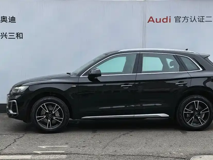 Audi Q5L — фото 7