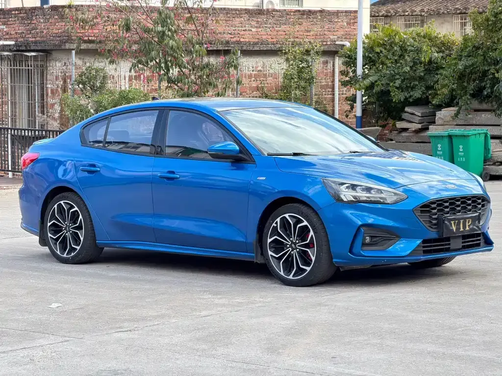 Ford Focus 2022 из CN, фото 10