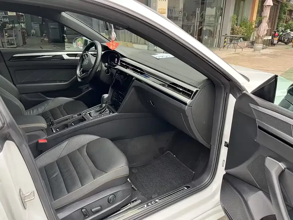 Volkswagen CC 2023 из CN, фото 3